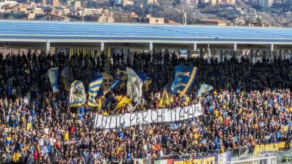 Fotonotizia, il messaggio della Nord ad inizio gara durante Frosinone-Cagliari