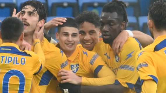 PAGELLE Frosinone-Reggiana 1-1: gol di Koutsoupias, male Lusuardi