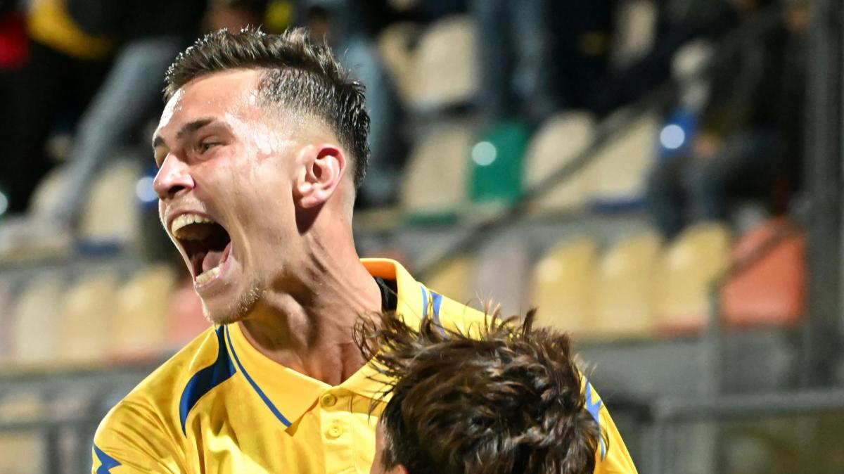 Tabellino e cronaca Frosinone-Padova: 2-0. Primi in classifica col Venezia per un giorno