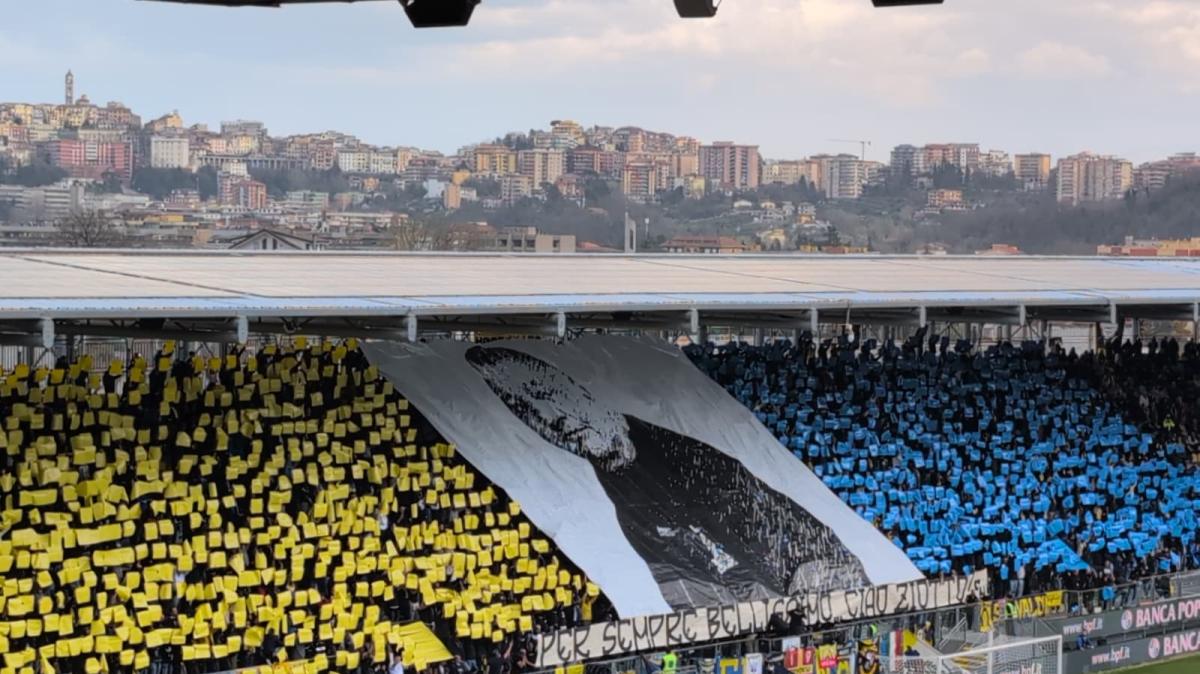 VIDEONOTIZIA - La coreografia della Nord durante Frosinone-Sampdoria 