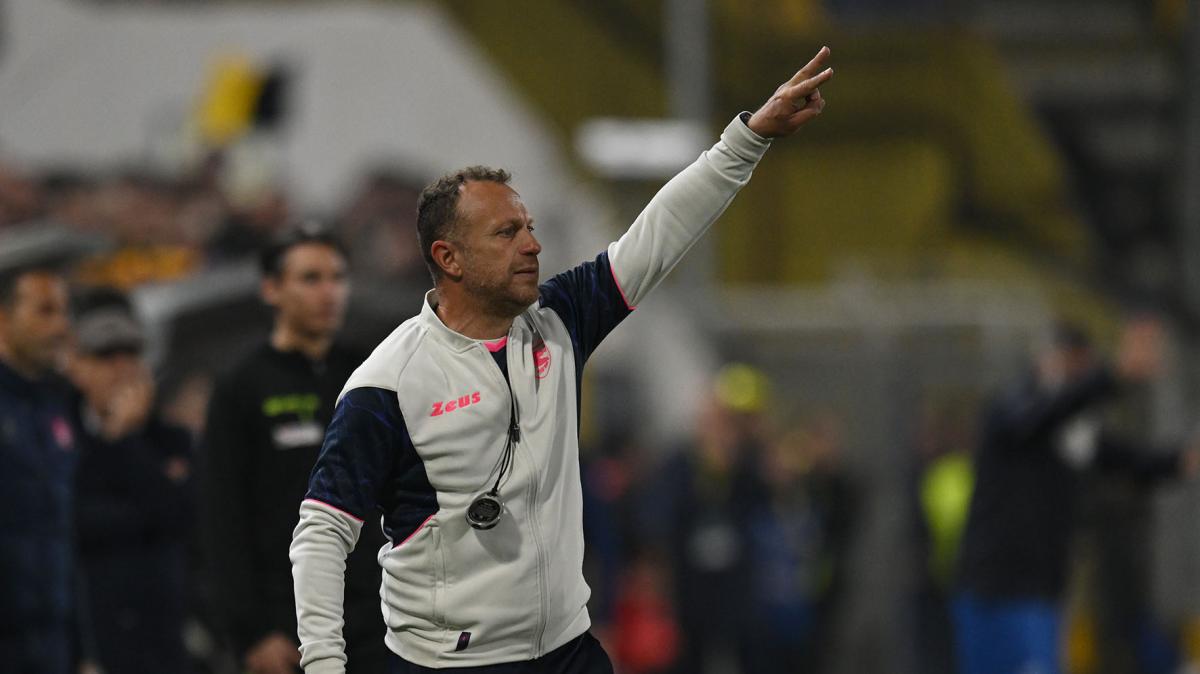 Conferenza Stampa - Padova, Breda: "Dobbiamo mettere davanti il gruppo, provare a creare difficoltà al Frosinone con l'atteggiamento giusto"