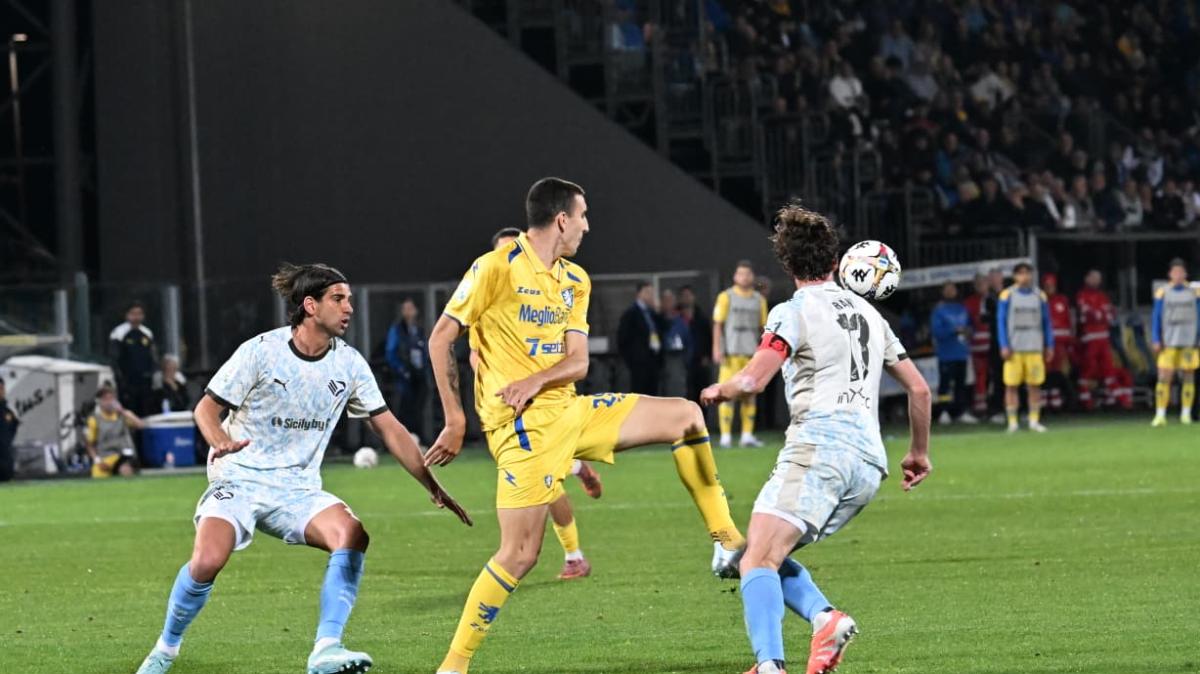 Calciomercato Frosinone - Il Cosenza incassa altri 100mila euro per Zilli