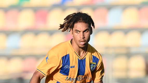 Frosinone: Oyono e Monterisi in campo per tutti il match contro la Salernitana, servono alternative