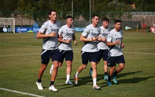 Hellas Verona: allenamento in due gruppi per i gialloblù
