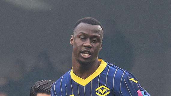 Niasse sprona il Verona: "Uniti fino alla fine, queste tre partite valgono una stagione"