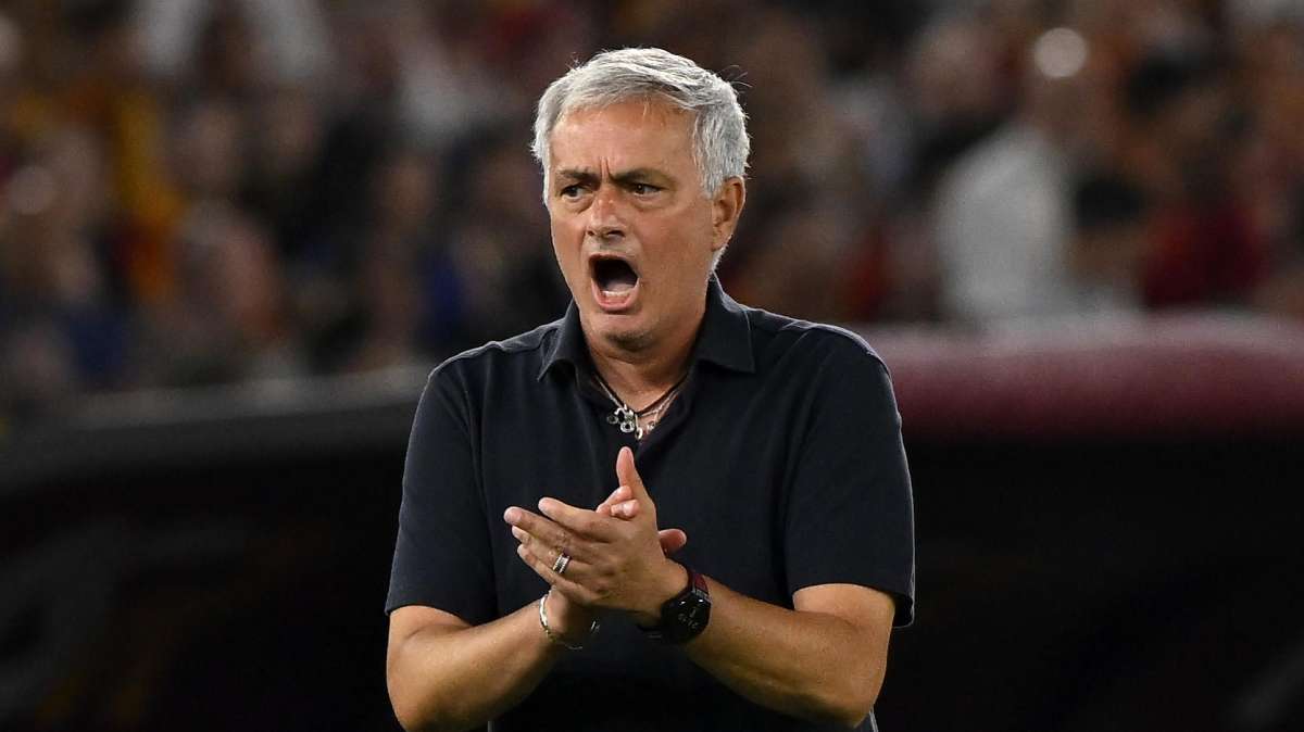 Serie A, 9^ giornata: Genoa - Monza 1-0, espulso Mourinho nel finale