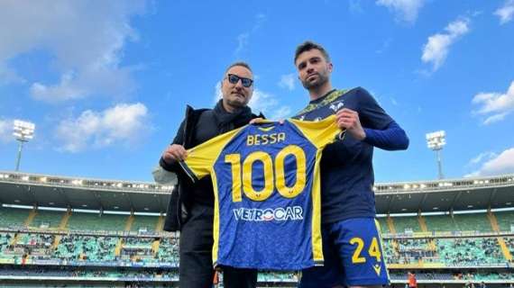 Verona-Genoa: premiato Daniel Bessa per le 100 presenze in maglia gialloblù