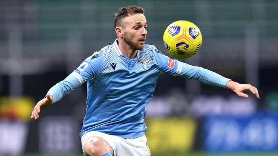 Lazio: biancocelesti a Verona con il dubbio terzino