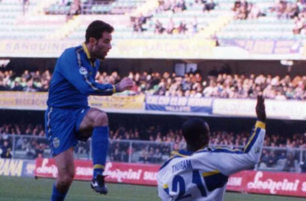 Il pallone racconta: Verona-Parma 4-3, rocambolesca vittoria gialloblù nel 2000