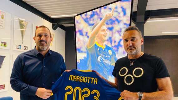 Gli auguri dell'Hellas Verona a Massimo Margiotta