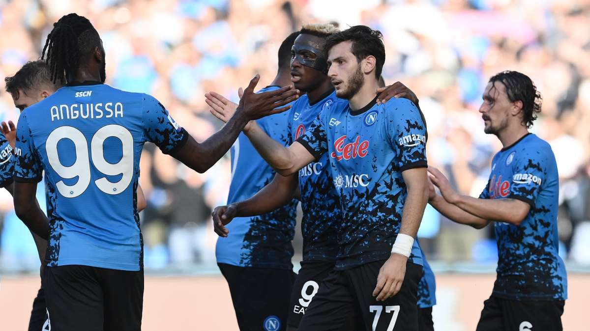 Serie A, 15^ giornata: oggi altri tre anticipi, Napoli in campo alle 15 con l'Udinese
