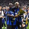 L'ex Juve Thuram con la maglia dell'Inter a San Siro: gesto da papà, più che da tifoso (FOTO)