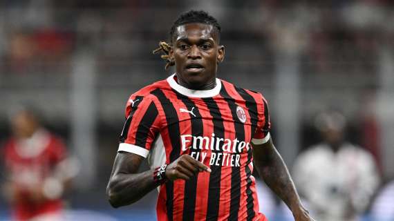 Il Barcellona vuole Rafael Leao, pronta l'offerta per il Milan. Chiesa l'alternativa al portoghese