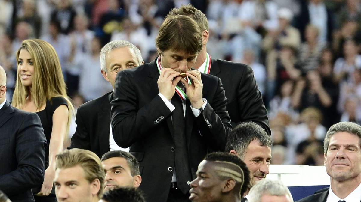 CONTE: "E' brutto arrivare negli stadi ed essere presi a bastonate. Penso di essere sposato già da cinque anni. Ecco dove farei giocare Renzi e Grillo"
