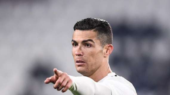 La tifosa colpita in faccia da Cristiano Ronaldo: "Adesso invitami a cena"