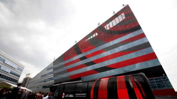 La società rossonera invita i tifosi a "Casa Milan" per la sfida con la Juve