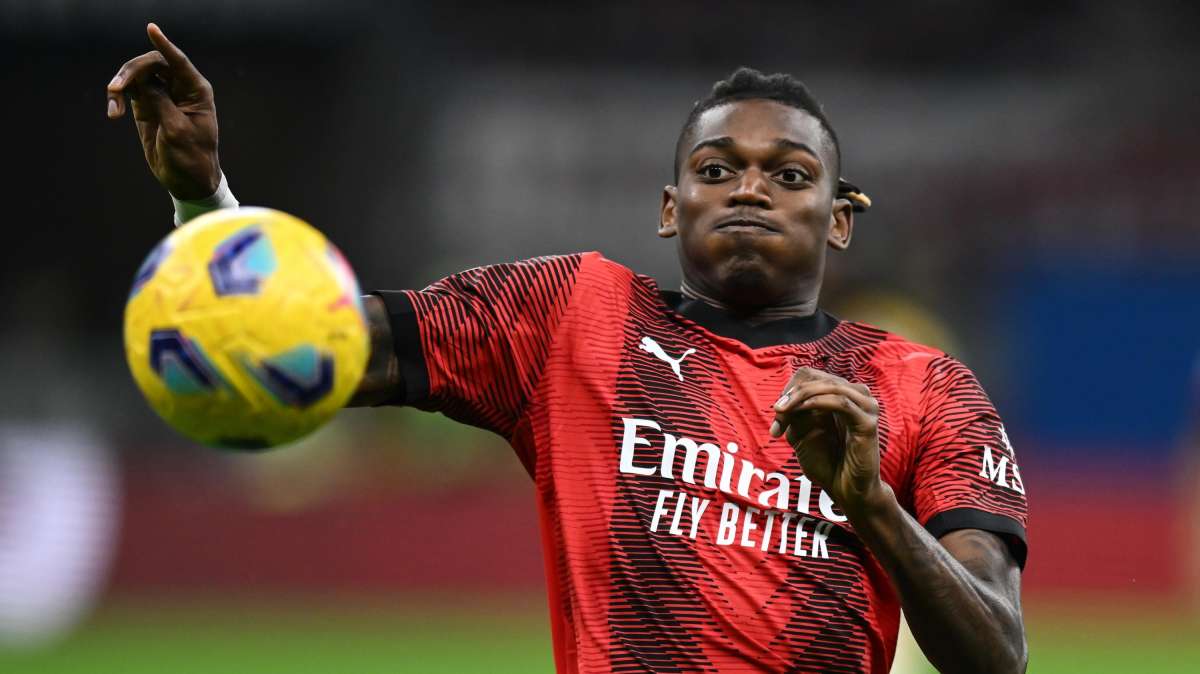 Napoli-Milan, Kvara contro Leao: le formazioni ufficiali