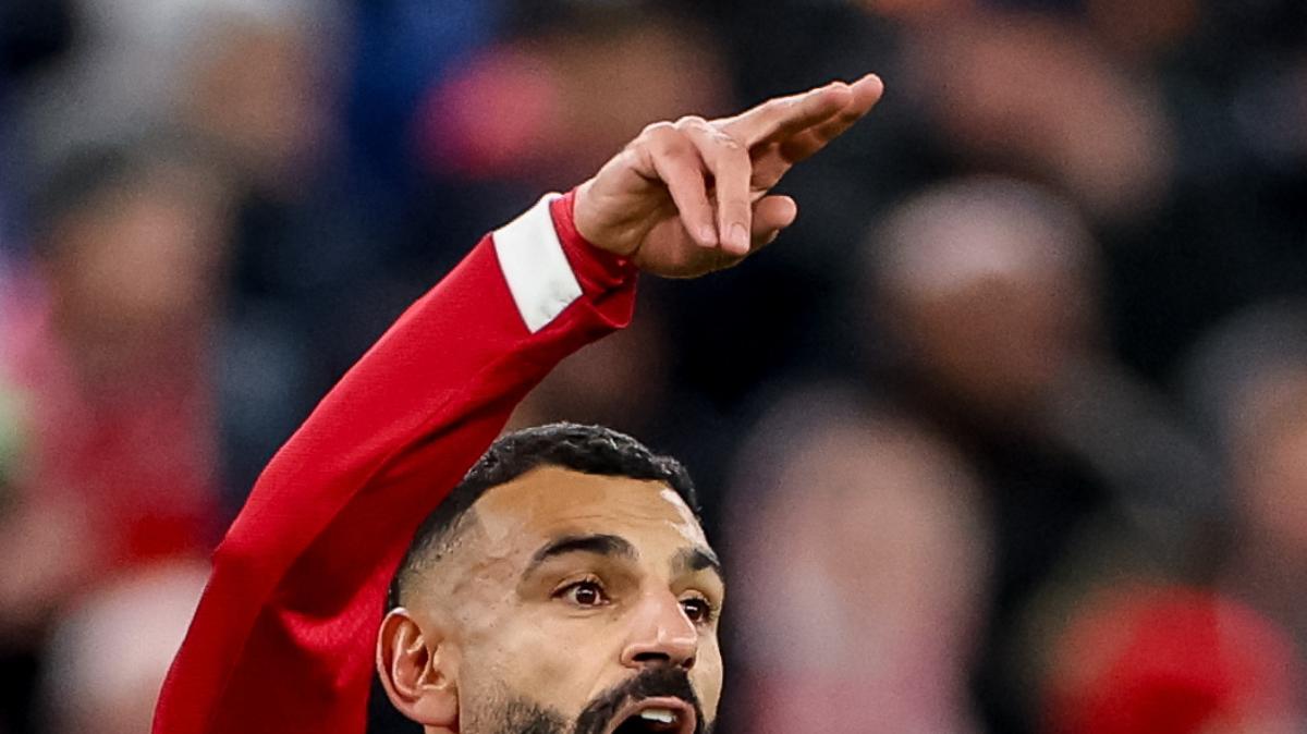 Non convocato, Salah si allena da solo nella sede del Liverpool