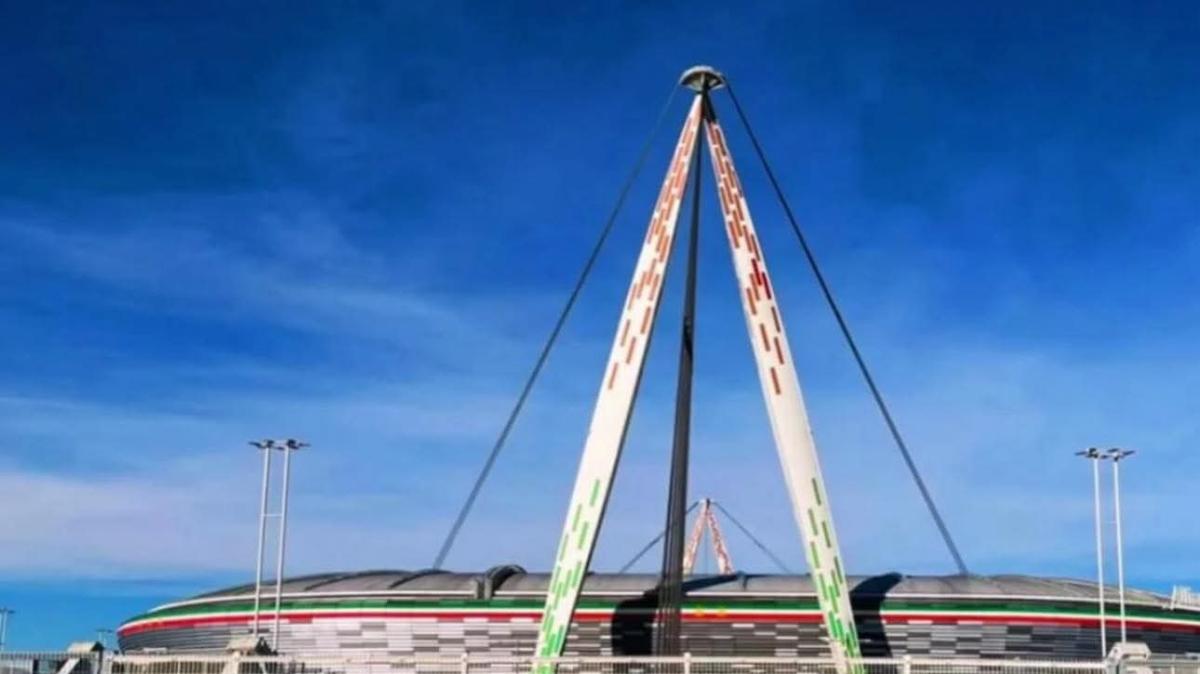 I tifosi della Juventus contro la società: "Il pesce puzza dalla testa, Tudor uno di noi"