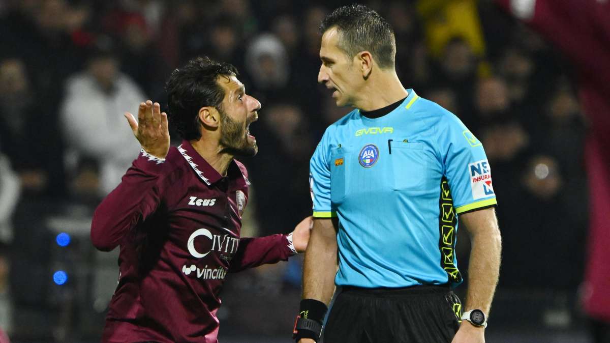 Squadre in trasferta senza vittorie con l’arbitro disegnato per Lecce