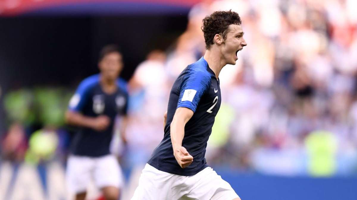Inter, Pavard ancora non si sblocca: fissata una deadline per domani alle 15