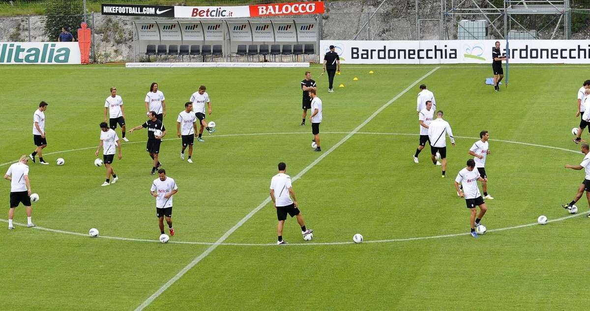 LIVE DUBAI - Meno sei alla ripresa del campionato: prima seduta tattica dell'anno per i bianconeri