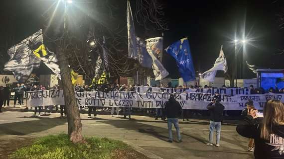 LIVE TJ - Contestazione alla Continassa: cori contro la dirigenza e Thiago Motta (FOTO E VIDEO) Allenamento terminato. Conceicao out per un problema muscolare 