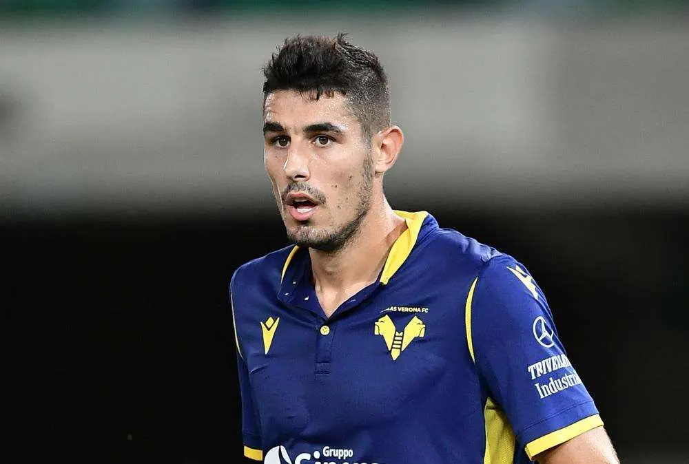 QUI HELLAS - Faraoni festeggia a Torino i suoi 29 anni. Gli auguri del club
