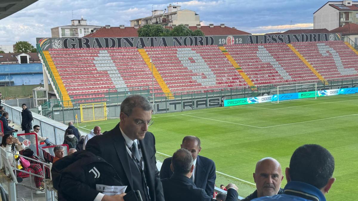 Juventus Next Gen-Pianese, presenti sugli spalti Chiellini, Comolli e Scaglia: la foto 