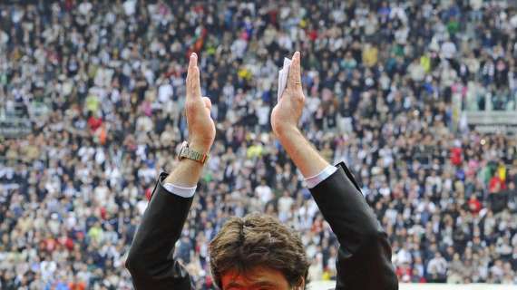 Agnelli a un gruppo di tifosi: "Se farete una manifestazione pro-Del Piero sarò in prima fila"