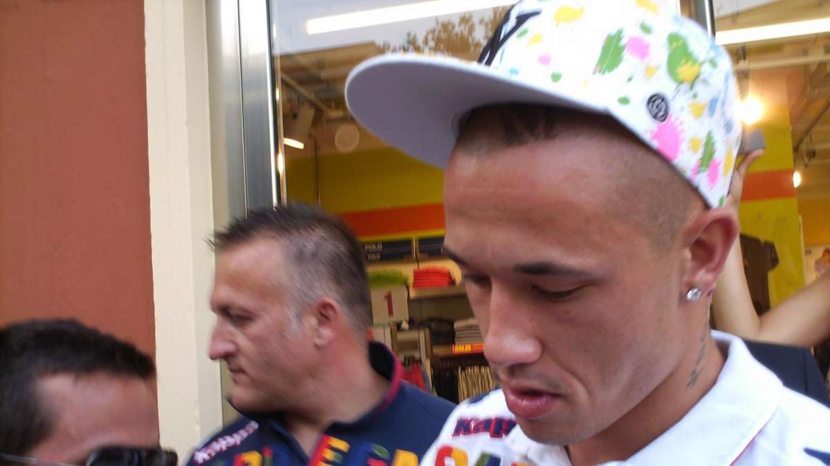 Gazzetta - La Juve insiste per Nainggolan, ma Cellino ribadisce: "Non subito". In rialzo Pizarro