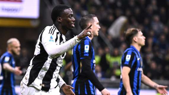 Primo tempo spettacolare a San Siro: cinque gol e due rigori per l'Inter. Ma la Juve c'è!