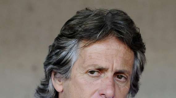La polizia confonde l'allenatore del Benfica per un tifoso! 