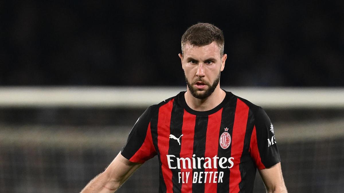 Qui Milan - Pavlovic: "Il mio futuro? Voglio restare al Milan. Allegri? Molto importante per noi. Vlahovic? Mi piacerebbe giocare con lui"