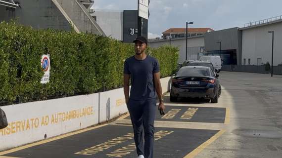 LIVE TJ - Kelly è rientrato a Torino: il difensore al JMedical per dei controlli