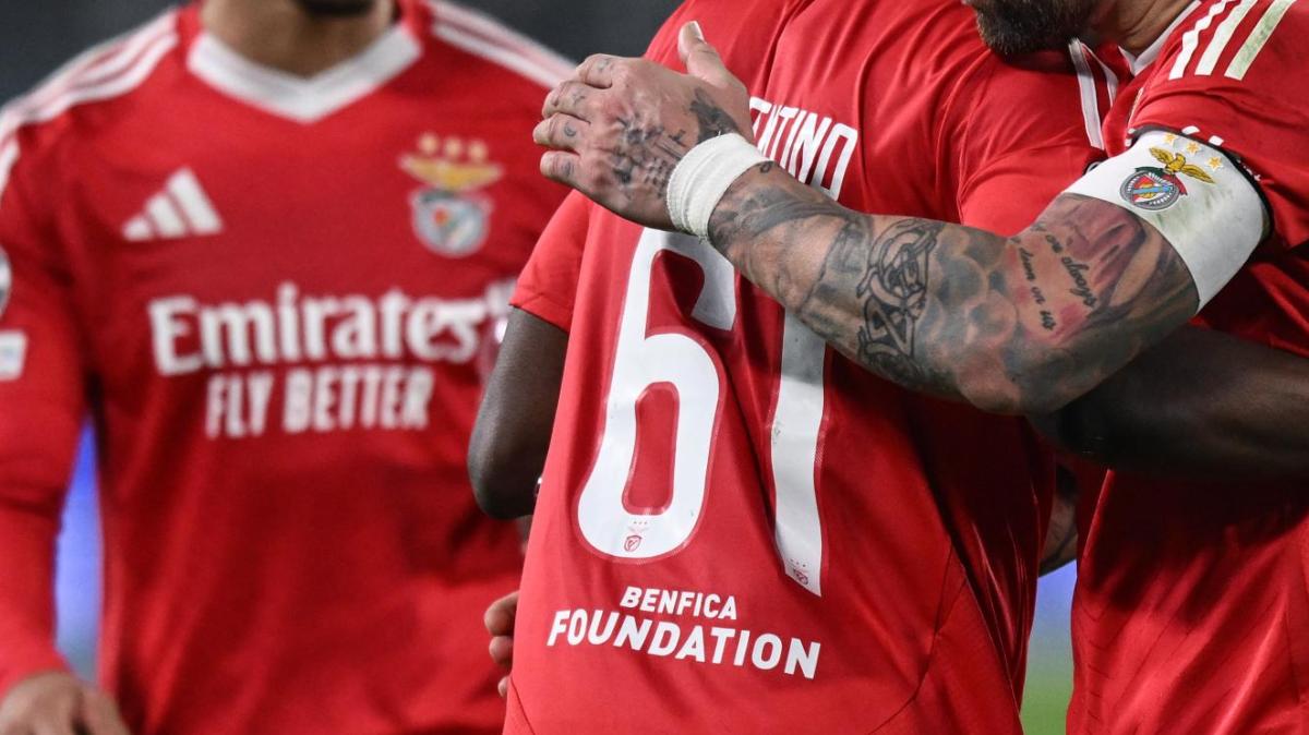 Qui Benfica - Delegazione dei lusitani in visita a Superga 