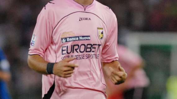 Palermo, Pastore sempre più lontano