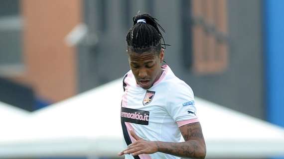 Abel Hernandez saluta Palermo per l'Inghilterra