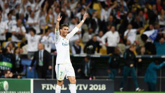 Dallo store ufficiale del Real scompare la 7 di Ronaldo