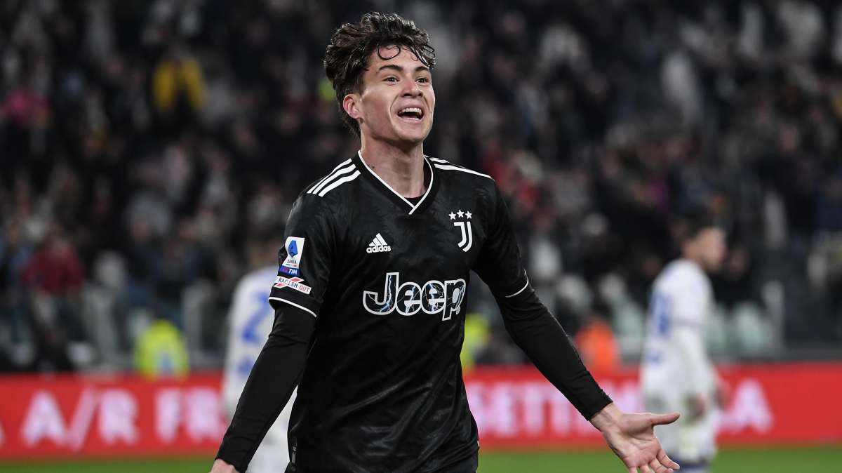 La Juve vuole cedere Soulé all'estero e a titolo definitivo, ma c'è una pista italiana