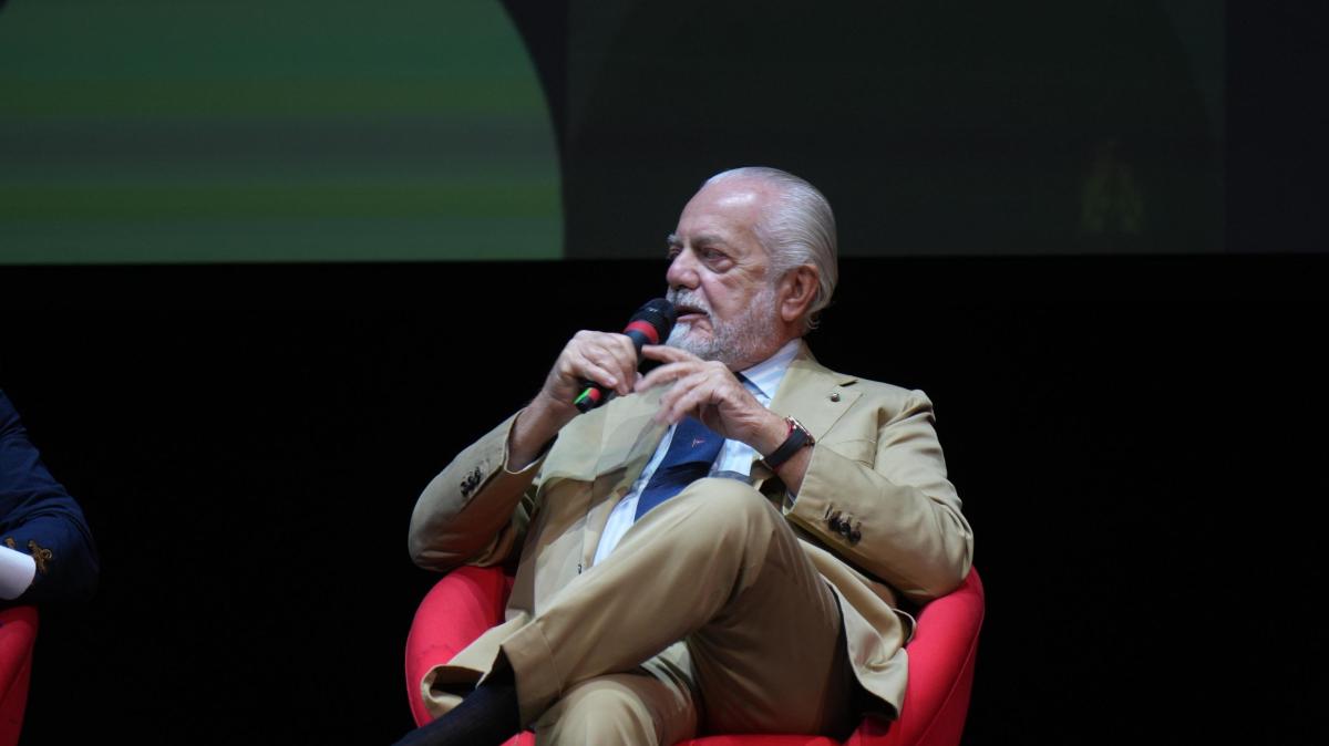 De Laurentiis 'stadio Maradona semicesso, vecchio e con fossato'