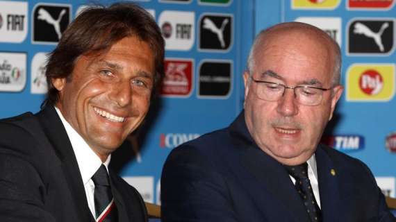 Da Tavecchio e Conte applausi a Ranieri: “Successo che corona una carriera esemplare”