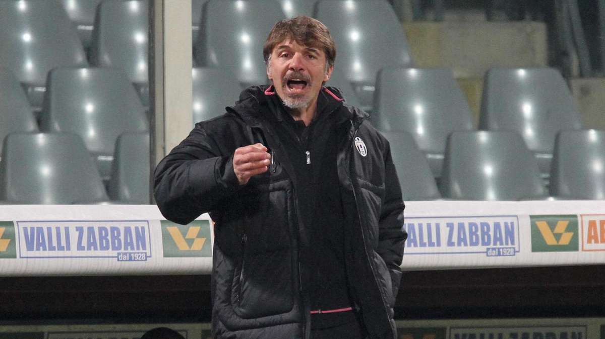 VIAREGGIO CUP:  JUVENTUS AI QUARTI BATTE 6-4 IL VICENZA, (FINALE PARTITA 1-1)