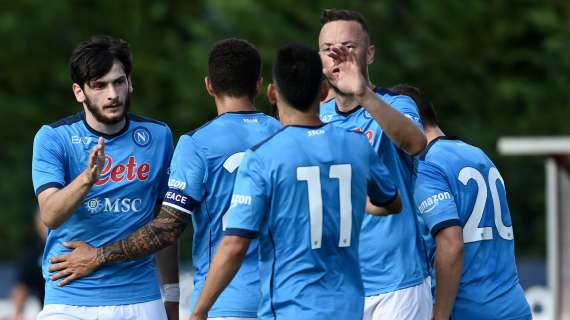 Napoli, 3-1 in amichevole contro il Girona: in gol Petagna e Kvaratskhelia
