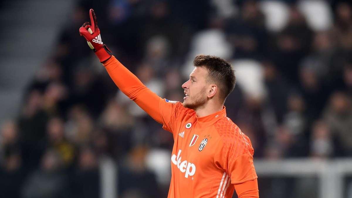 Un ex bianconero potrebbe tornare in Italia: le ultime news