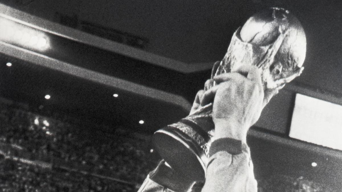 Zoff festeggia 84 anni: “Lo sport la mia scuola, ne sono orgoglioso”