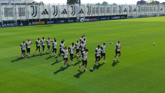 LIVE TJ - Juventus in campo per la rifinitura. Colloquio Tudor-Locatelli. Thuram verso il forfait. Conceicao recuperato (VIDEO E FOTO)