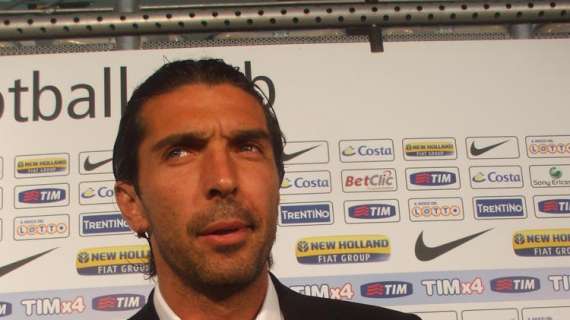 Tapiro d'oro a Buffon: "Chiedo scusa, ma non accetto lezioni etiche"