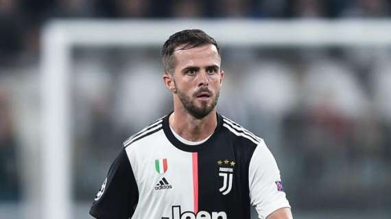 LIVE TJ - Nessuna lesione per Pjanic. Douglas Costa recuperato. Ramsey parzialmente in gruppo. Palestra per Higuain 