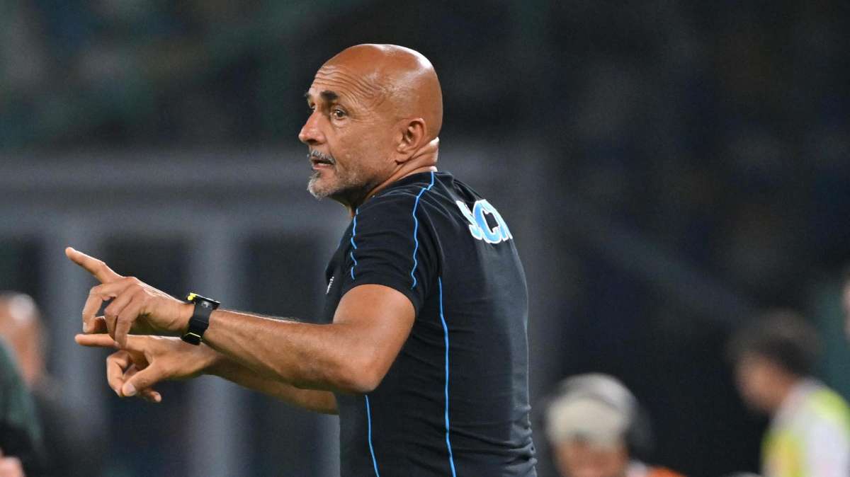 Serie A, Il Napoli piega la Lazio e aggancia il Milan in testa